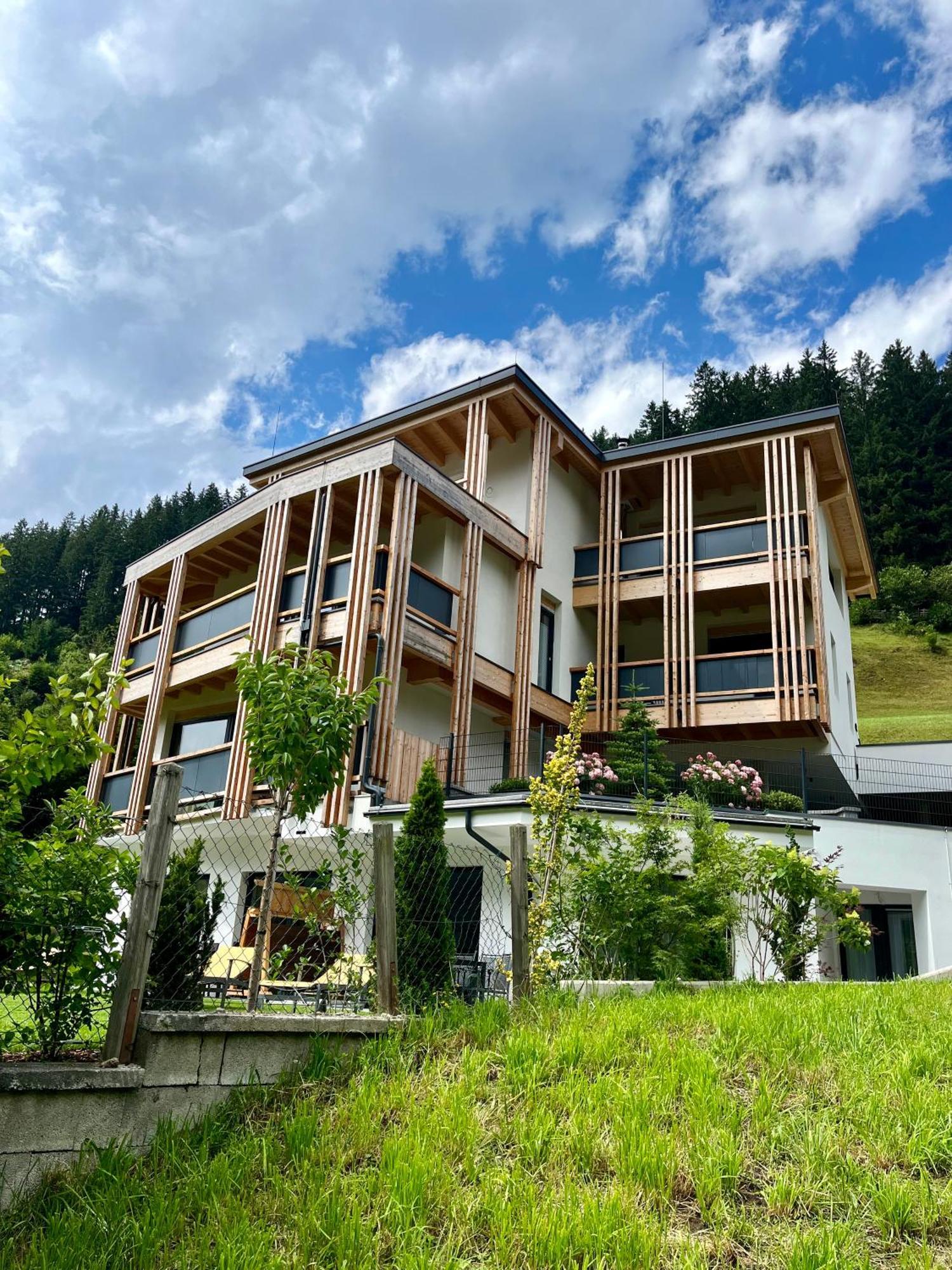 Natur Zeit - Alpine Garden Apartments Mayrhofen Exterior foto