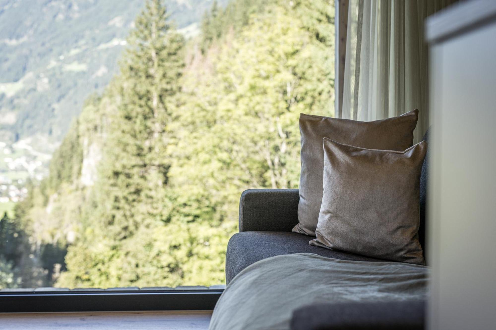 Natur Zeit - Alpine Garden Apartments Mayrhofen Exterior foto